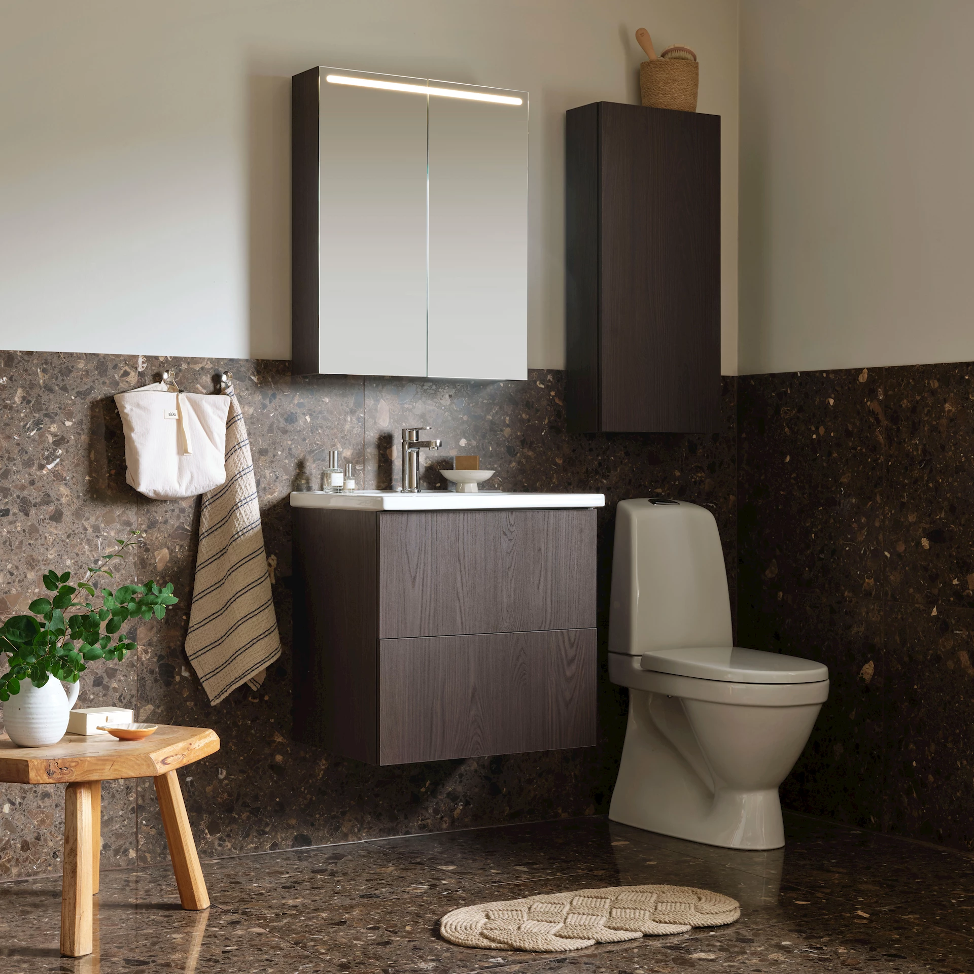 VB2026020 - Free 615 brun eik - 